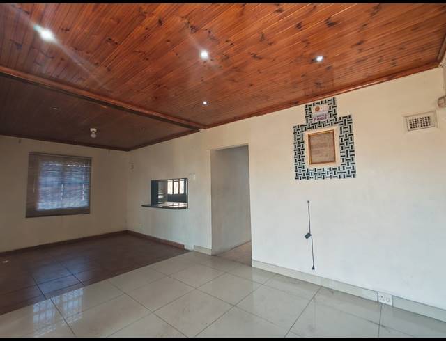 3 BEDROOM FREESTANDING FOR SALE IN WOODVIEW